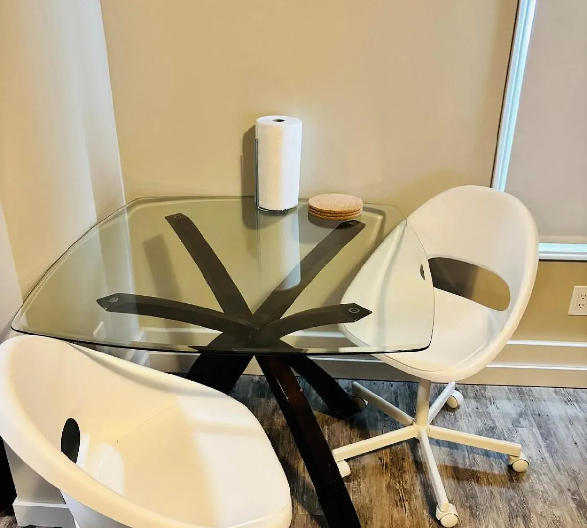 Upper Floor 1 Bedroom Suite With Parking Calgary