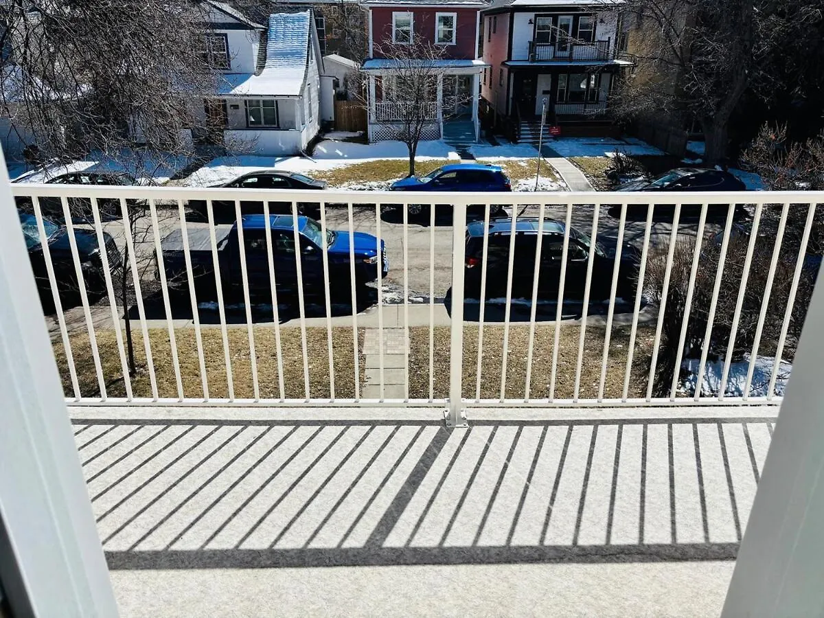 Apartment Upper Floor 1 Bedroom Suite With Parking Calgary