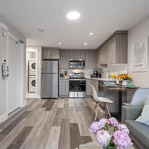 Contemporary 1br Full Kitchen Smarttv Apartment